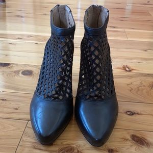 Sexy black Antonio Melani heels